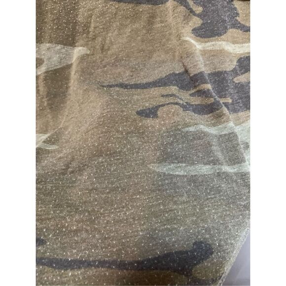 Zoe+Liv Women’s Pocket Camo Tee Small - Picture 6 of 6